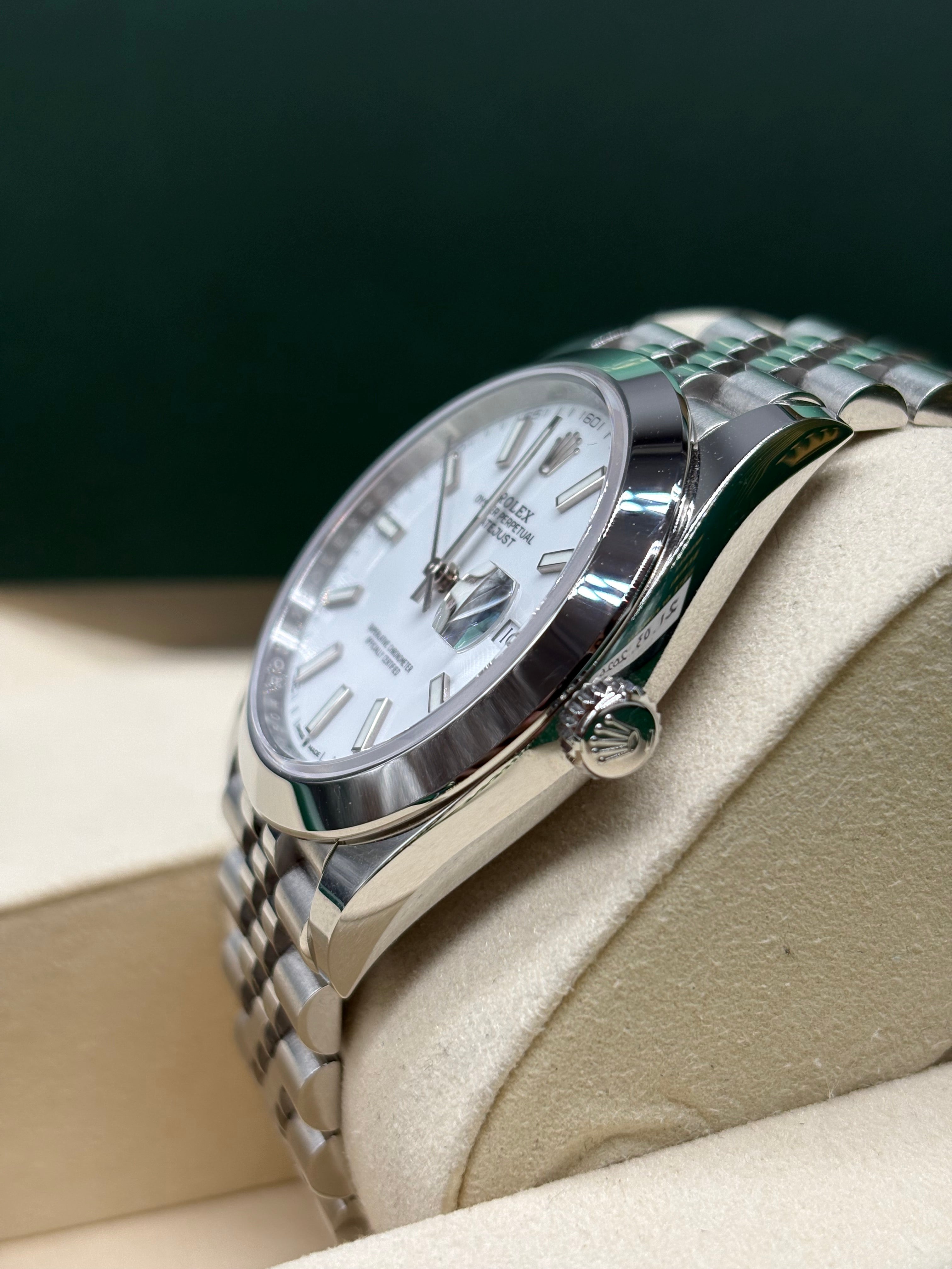 Rolex Datejust 41mm White Dial Jubilee Bracelet 2026 Full Set