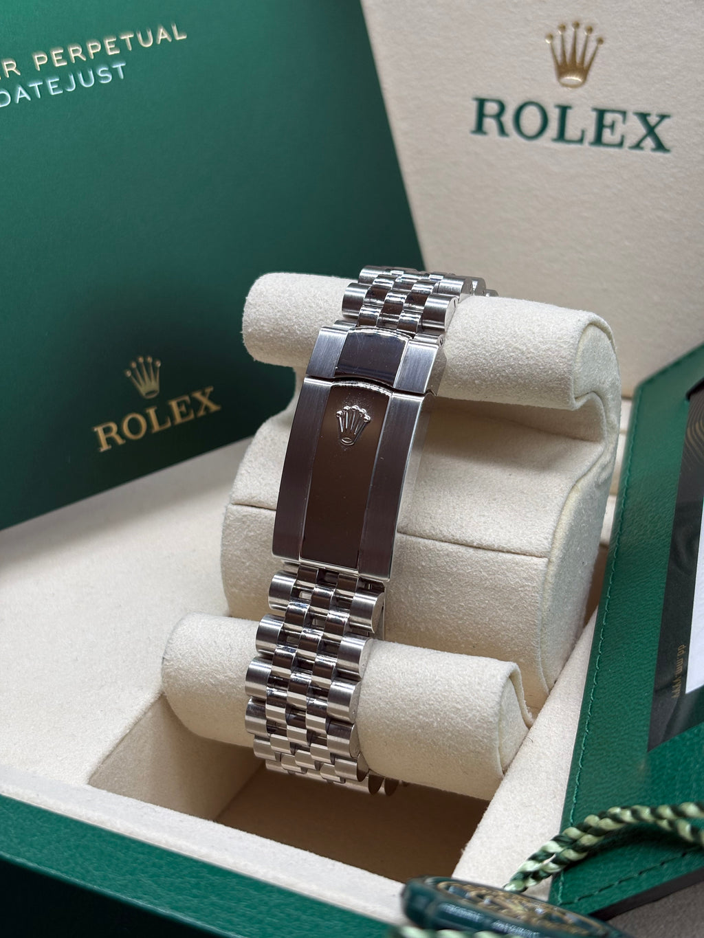 Rolex Datejust 41mm White Dial Jubilee Bracelet 2026 Full Set