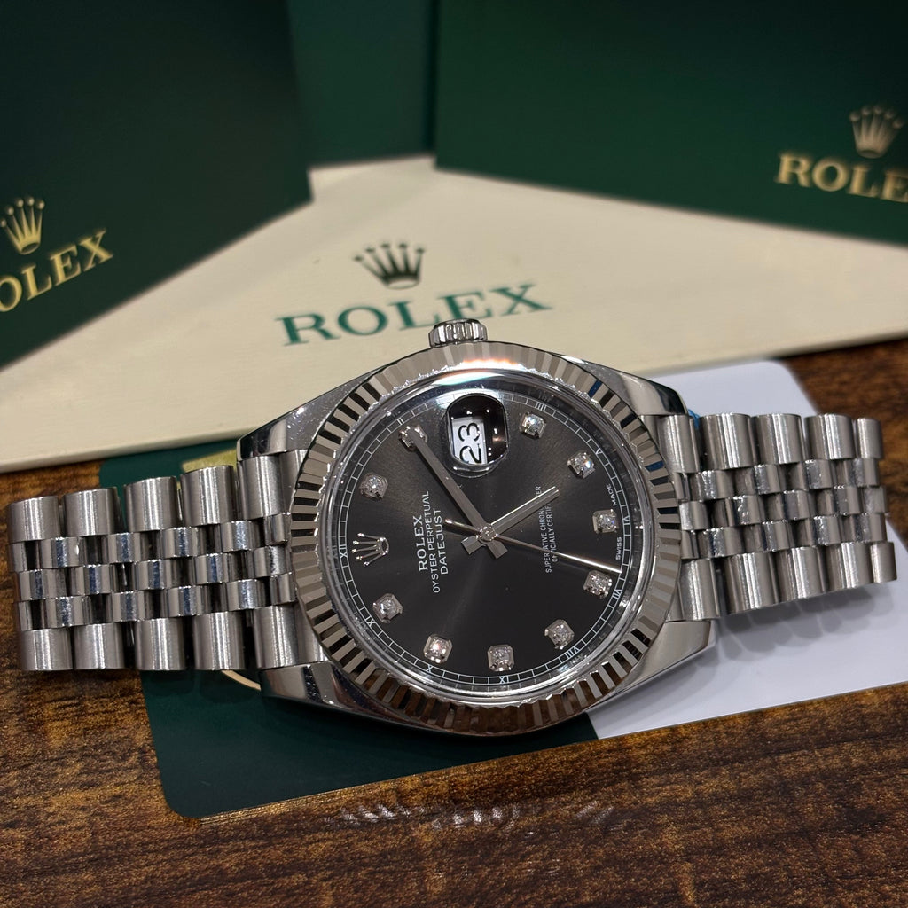 Rolex Datejust 41 black diamond dial side on view of the Oystersteel Jubilee bracelet
