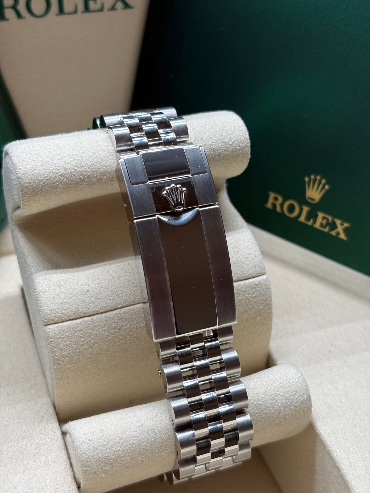 Back view of the Rolex GMT Master II Jubilee bracelet with folding Oysterlock safety clasp