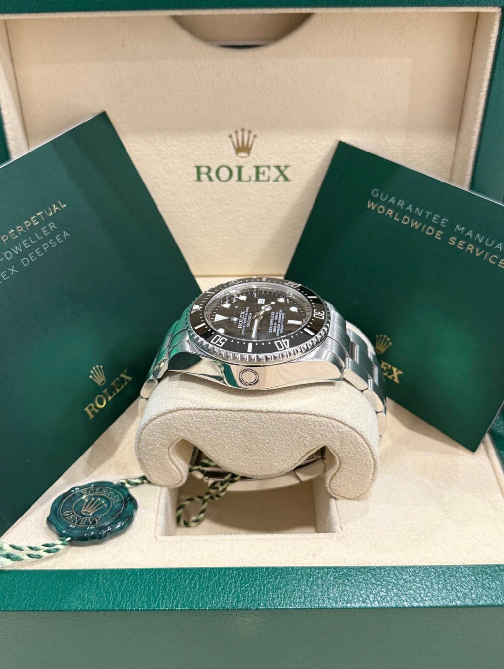Rolex Sea-Dweller 44mm Deepsea Black Dial Ceramic Bezel Oyster Bracelet 126660 Full Set