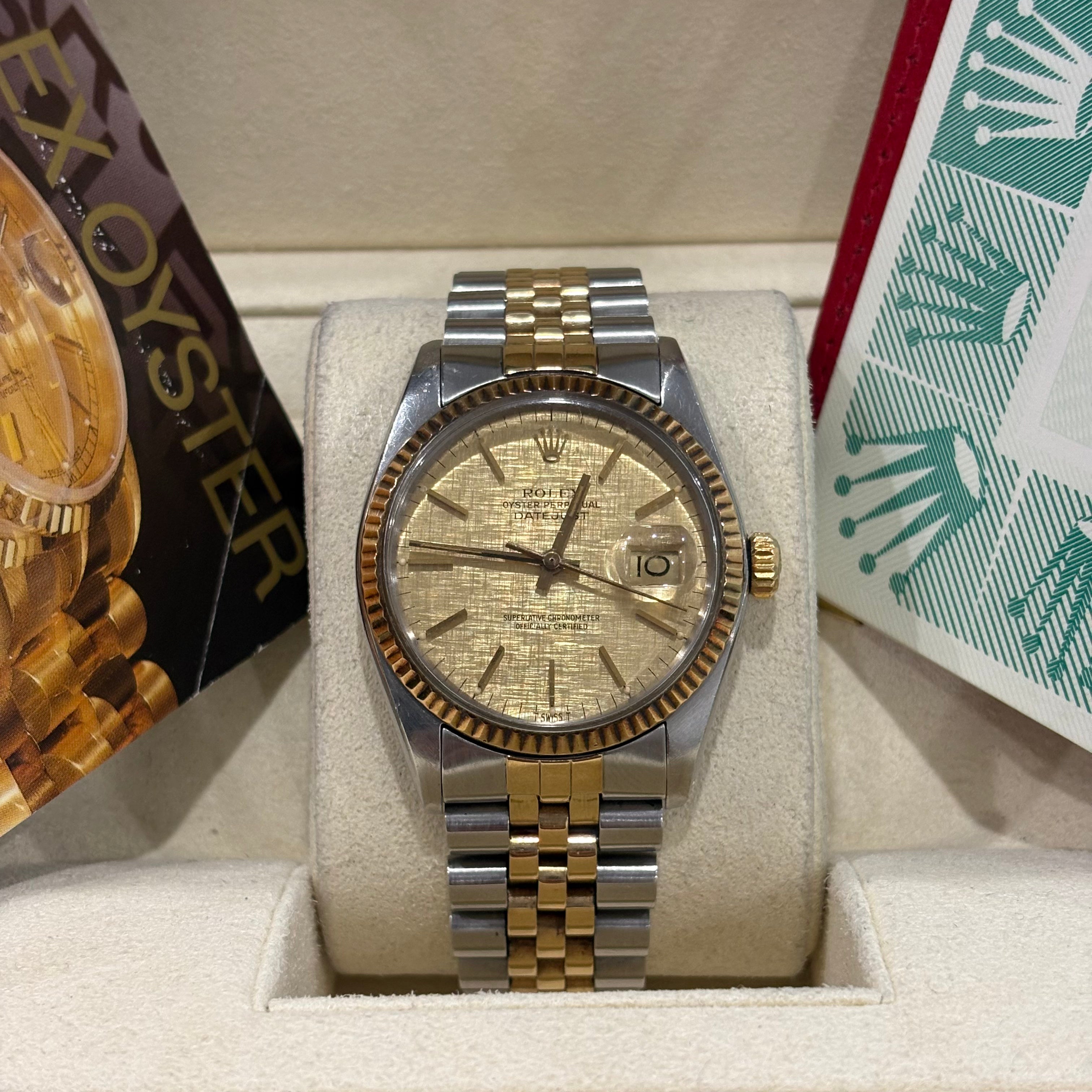 Rolex Datejust 36mm close view of the textured champagne linen dial and date Cyclops