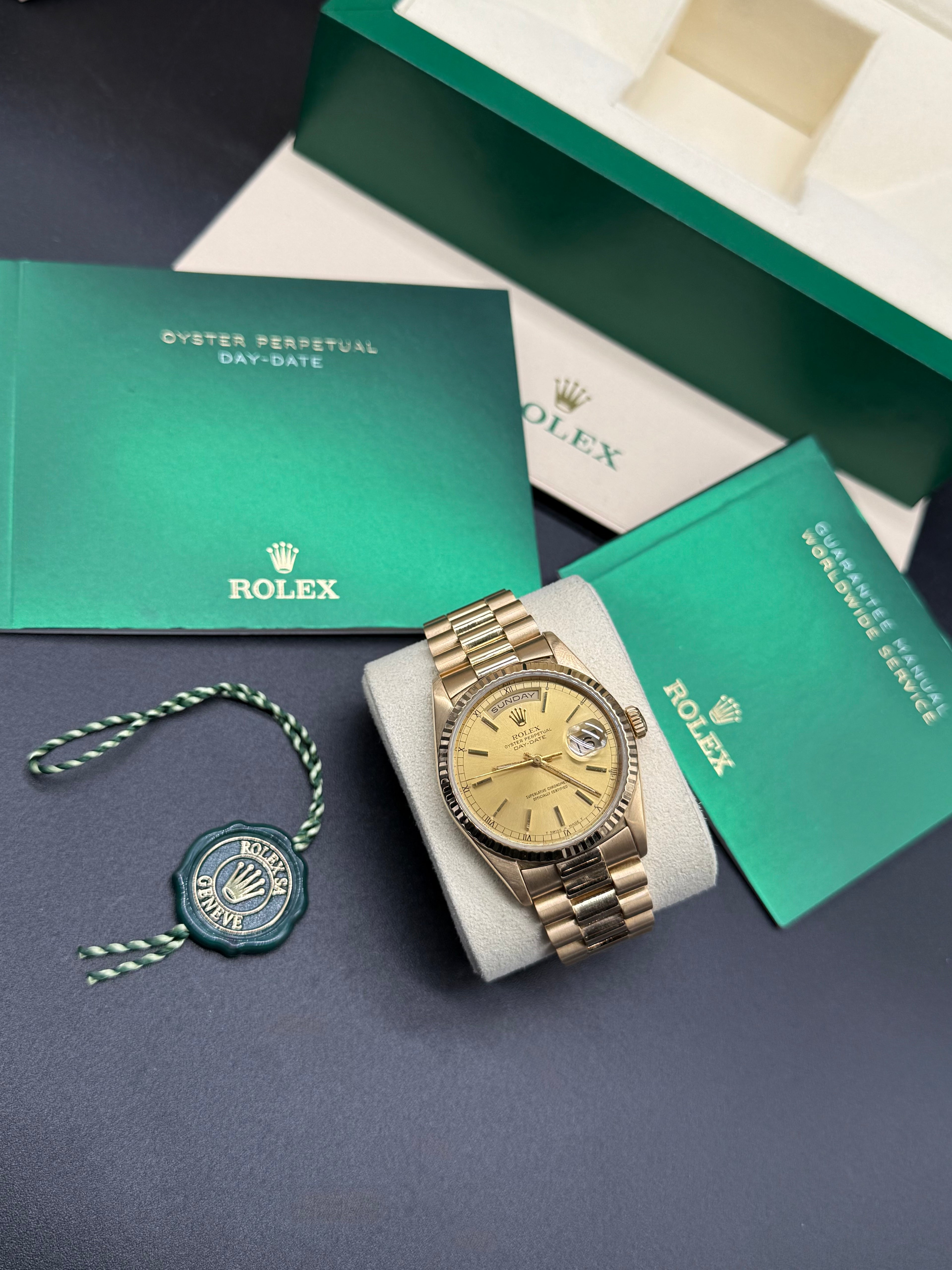 Rolex Day-Date 36mm 18K Yellow Gold Champagne Dial Stick Hour Markers Fluted Bezel President Bracelet