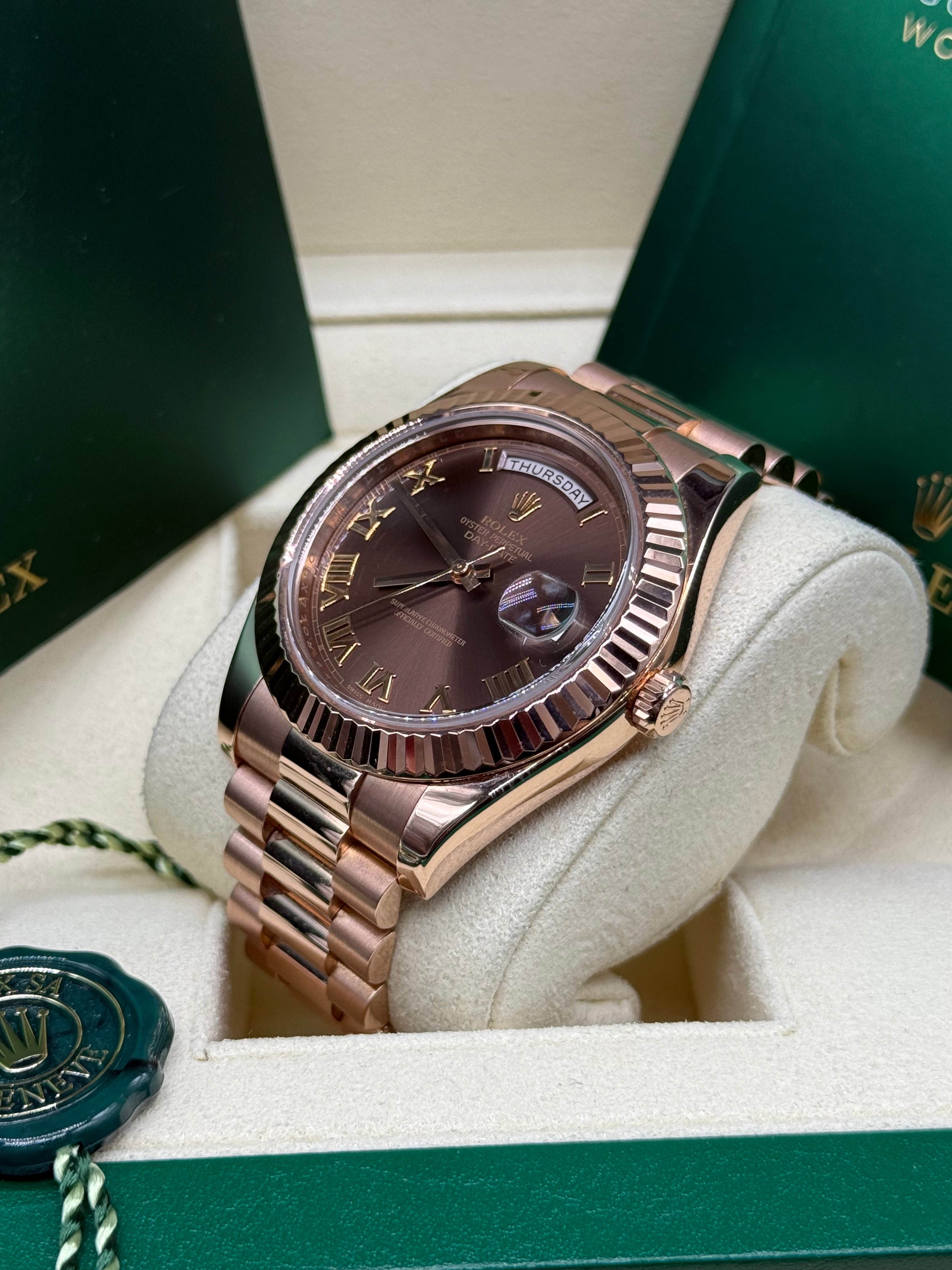 Rolex Day-Date 41mm 18K Everose Gold Fluted Bezel Chocolate Dial Roman Numerals President
