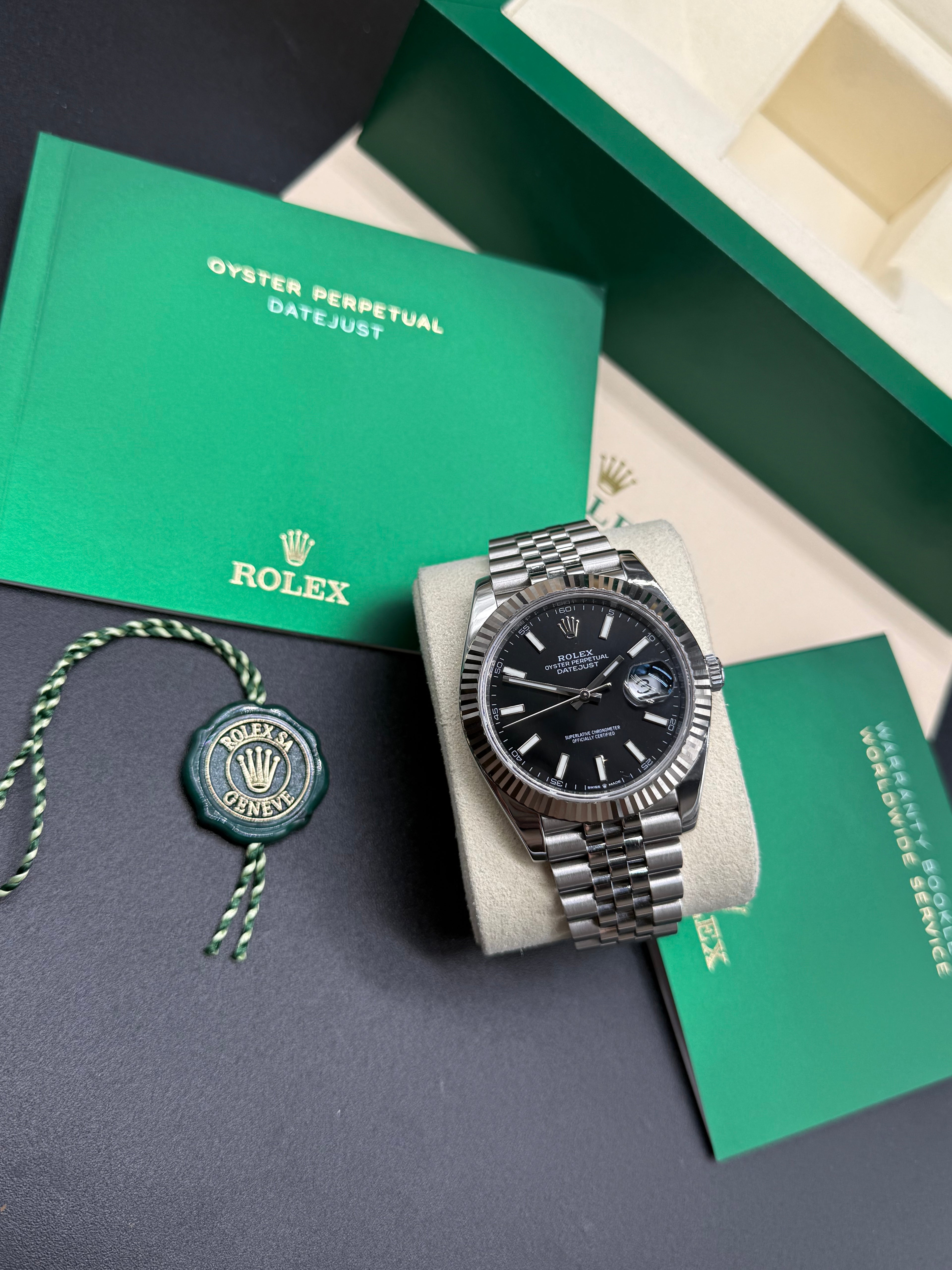 Rolex Datejust 41mm Stainless Steel Black Dial Stick Markers Fluted Bezel Jubilee Bracelet
