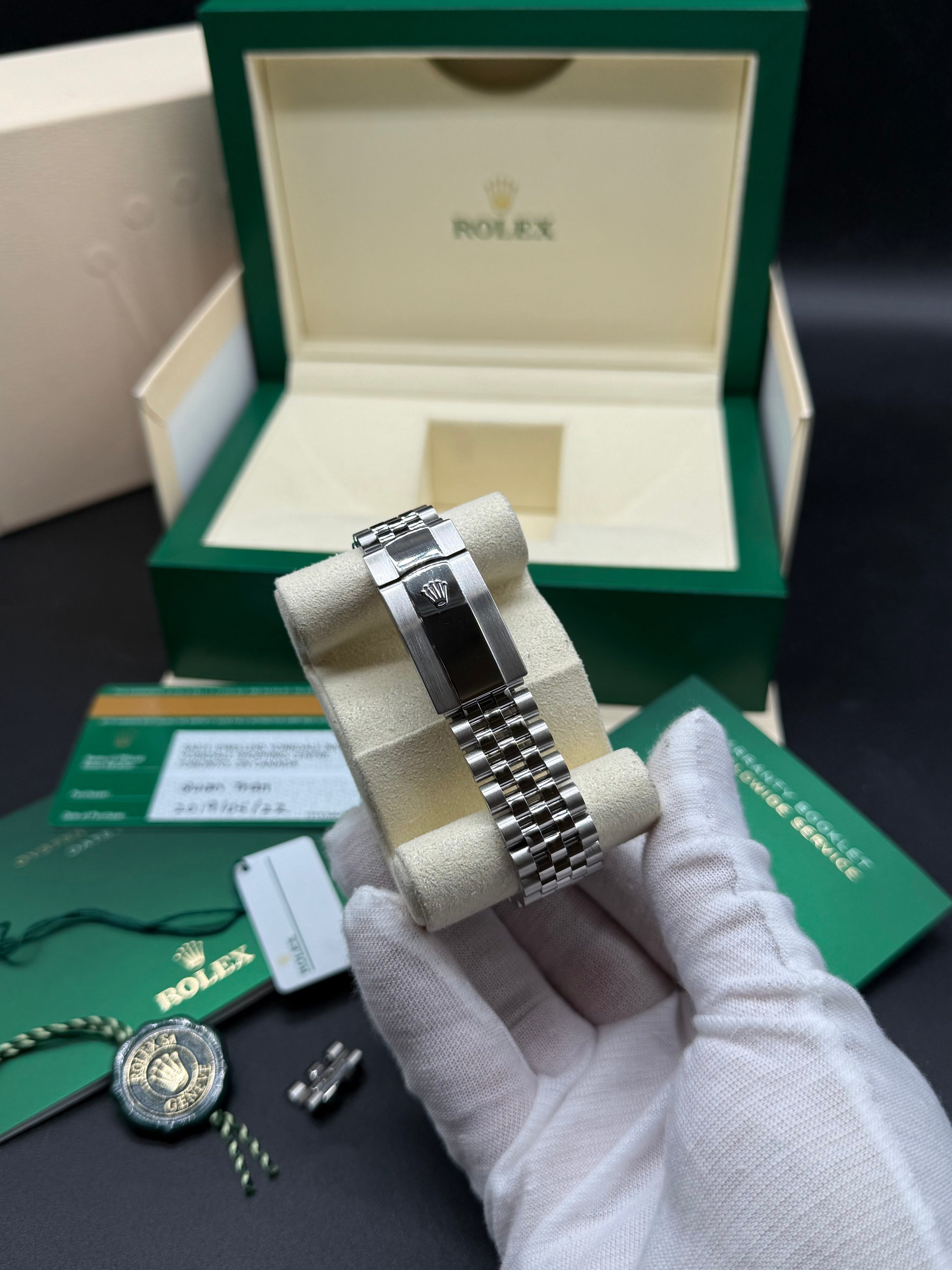 Rolex Datejust 41mm Azzurro Blue Dial 126300 Complete Set