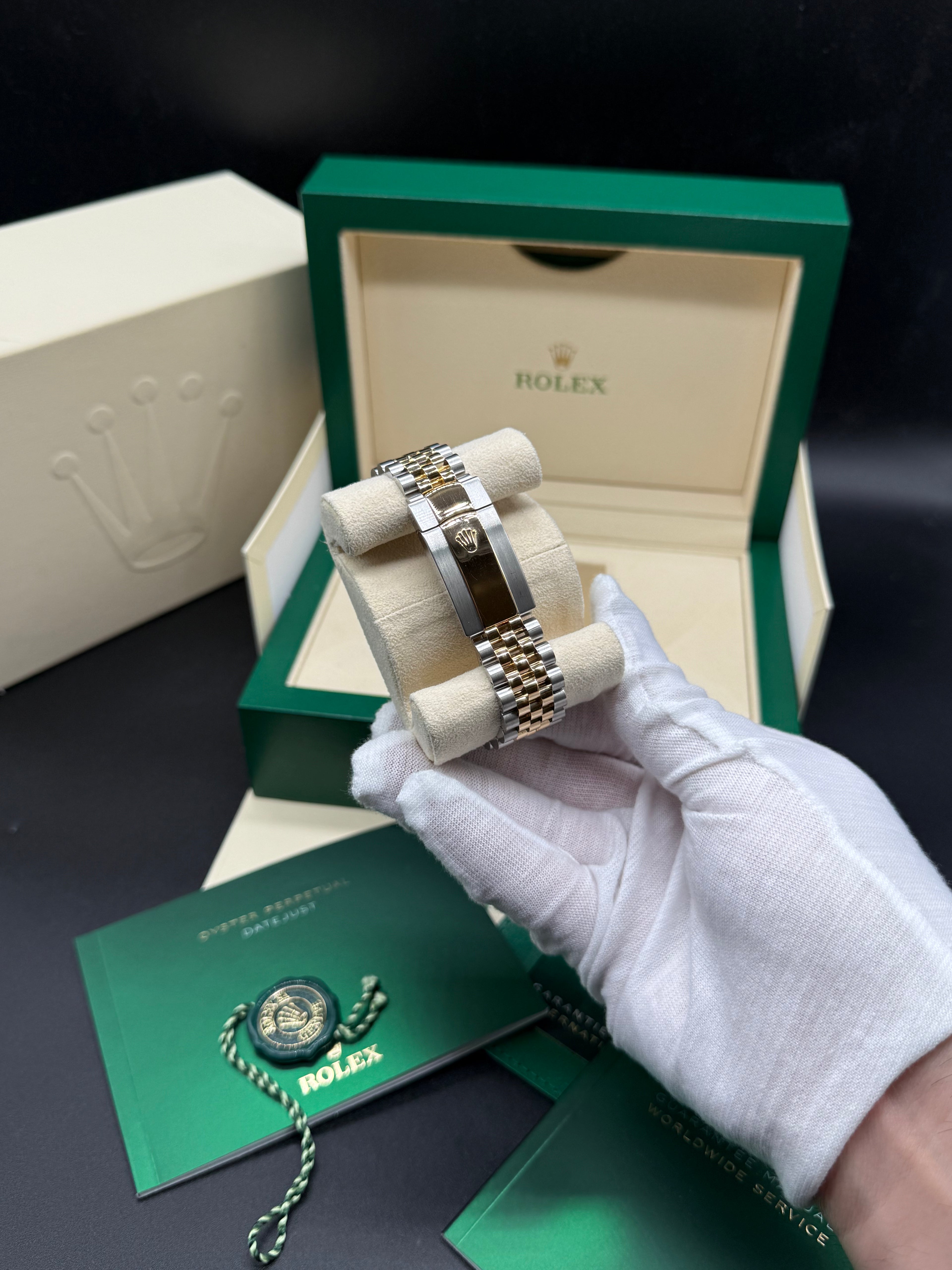 Rolex Datejust 41mm Two-Tone Stainless Steel & 18K Gold Black Dial Fluted Bezel Jubilee Bracelet