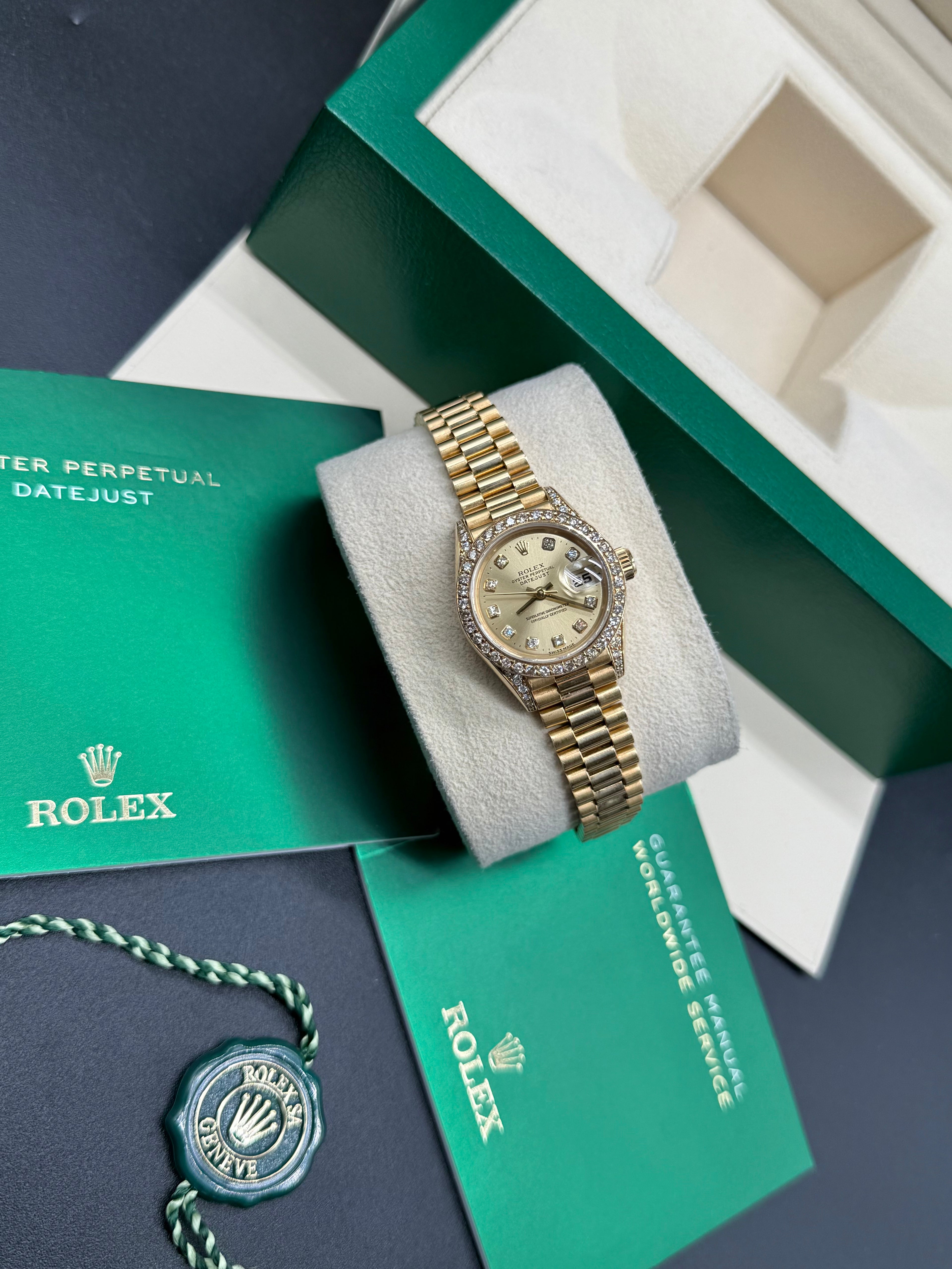 Rolex Lady-Datejust 26mm 18K Yellow Gold Champagne Diamond Dial Diamond Bezel President Bracelet