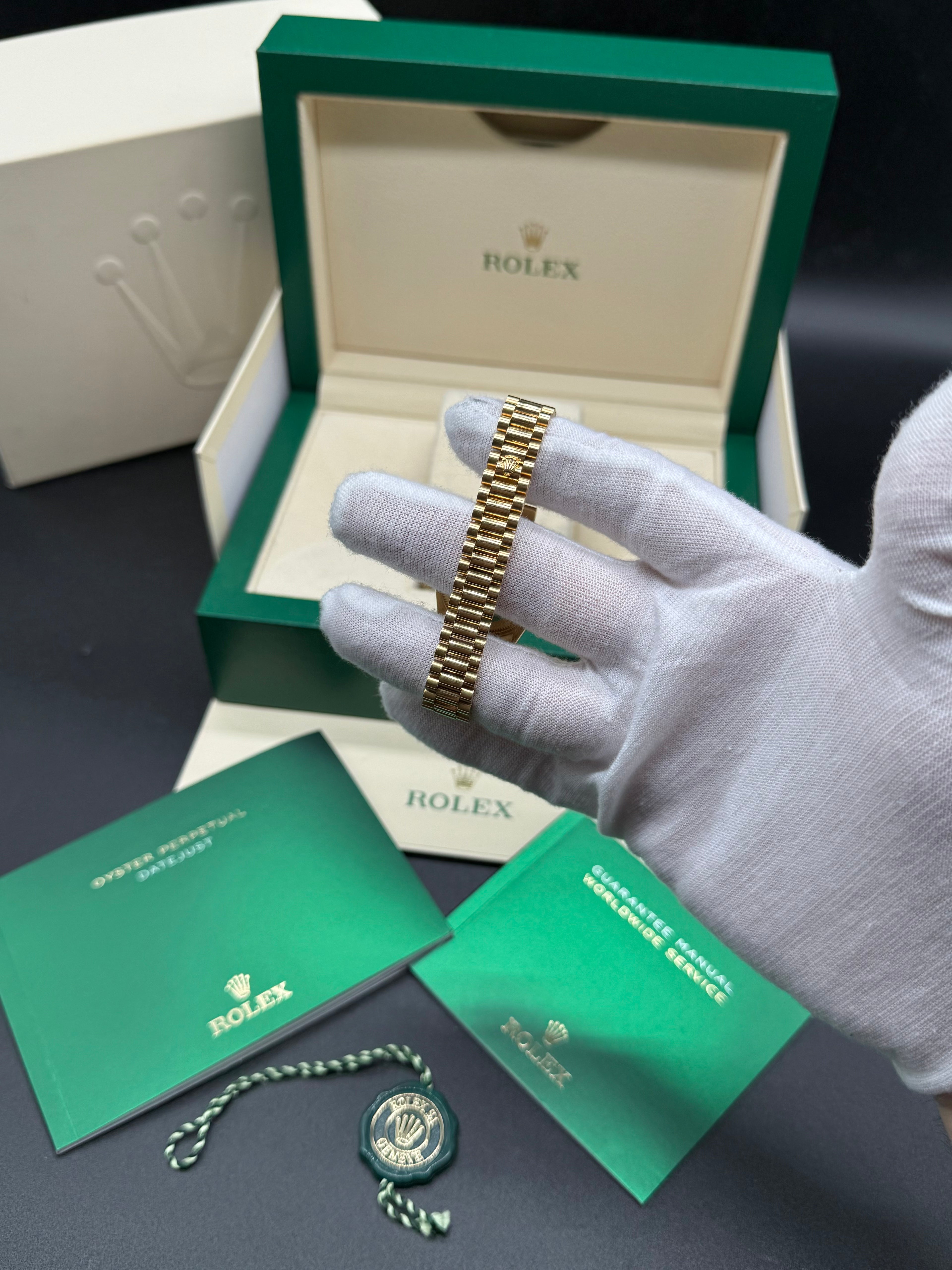 Rolex Lady-Datejust 26mm 18K Yellow Gold Champagne Diamond Dial Diamond Bezel President Bracelet