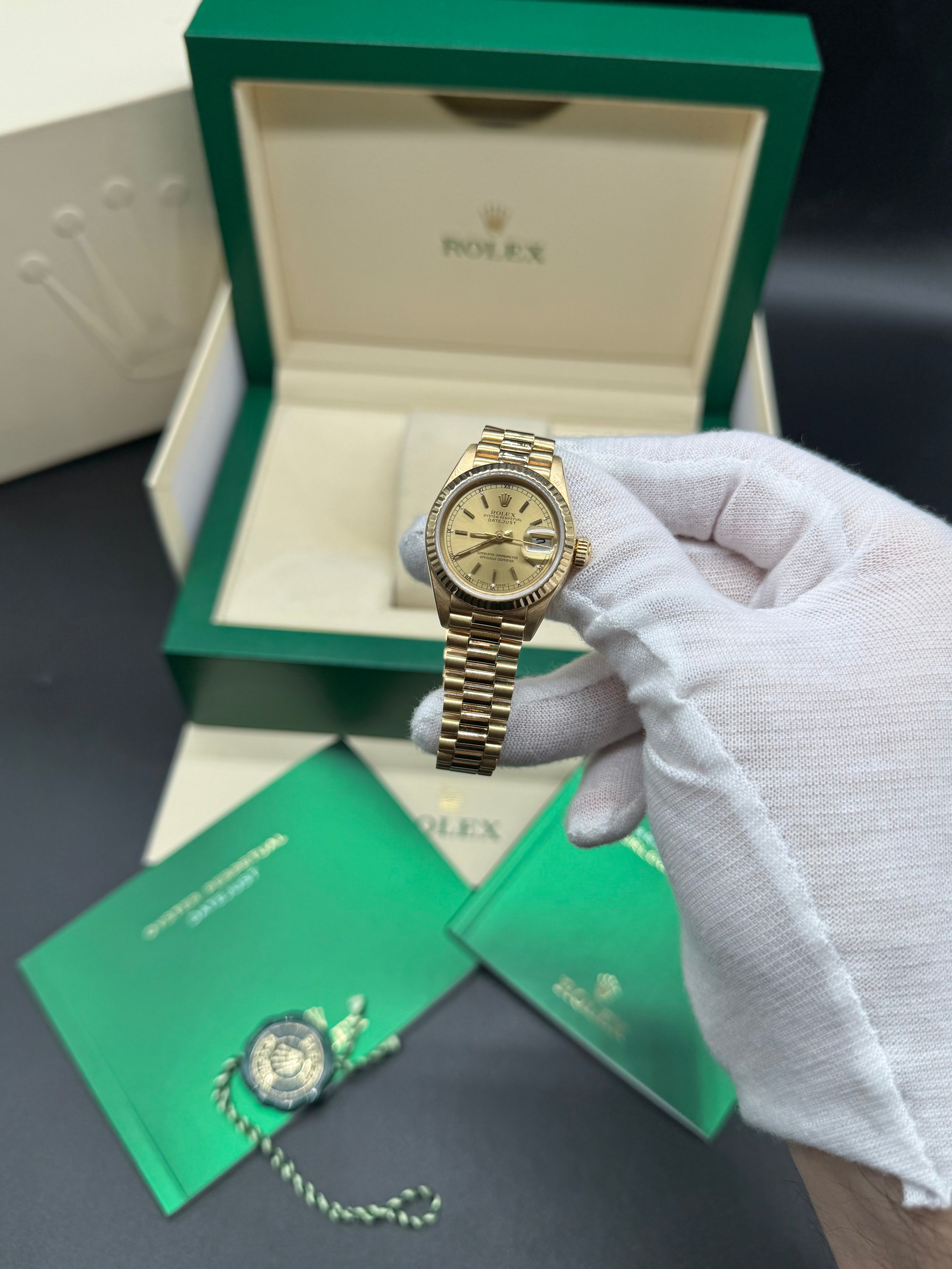 Rolex Lady-Datejust 26mm 18K Yellow Gold Champagne Stick Dial President