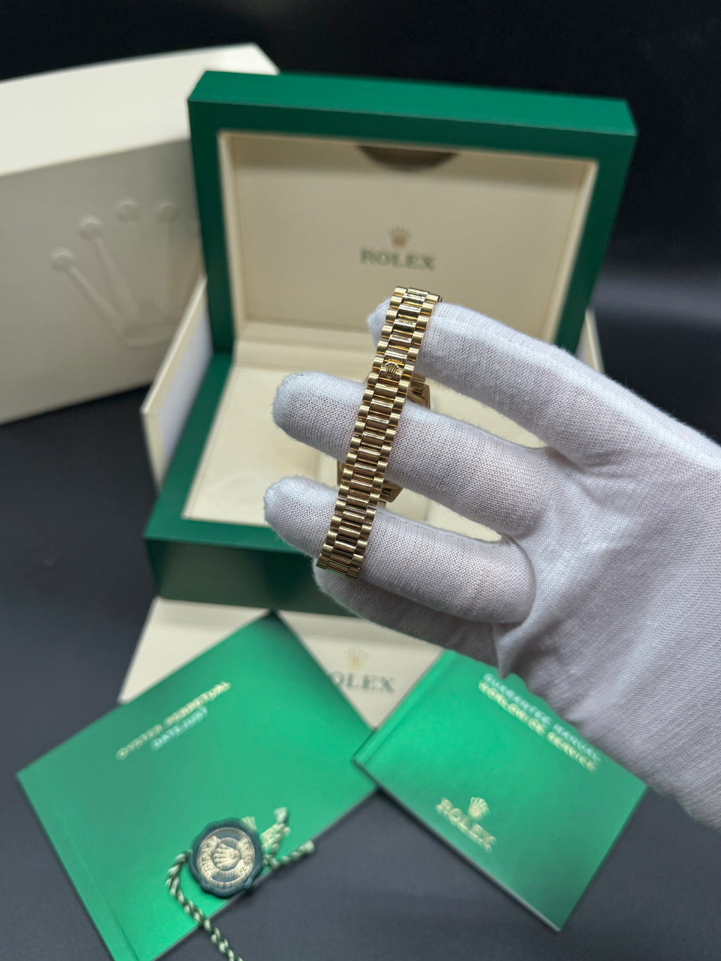 Rolex Lady-Datejust 26mm 18K Yellow Gold Champagne Stick Dial President