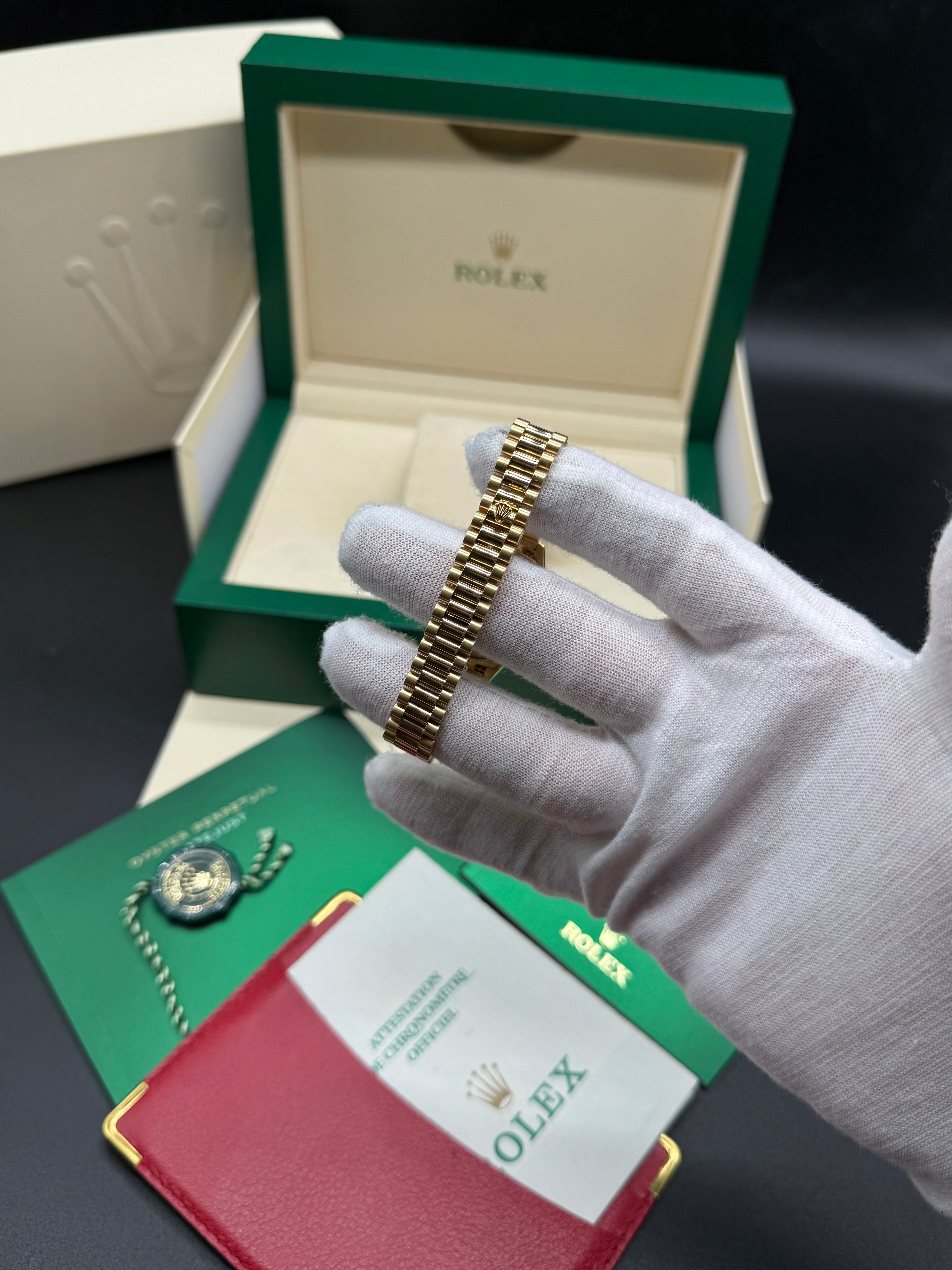 Rolex Lady-Datejust 26mm 18K Yellow Gold Champagne Jubilee Diamond Dial Diamond Bezel President Bracelet