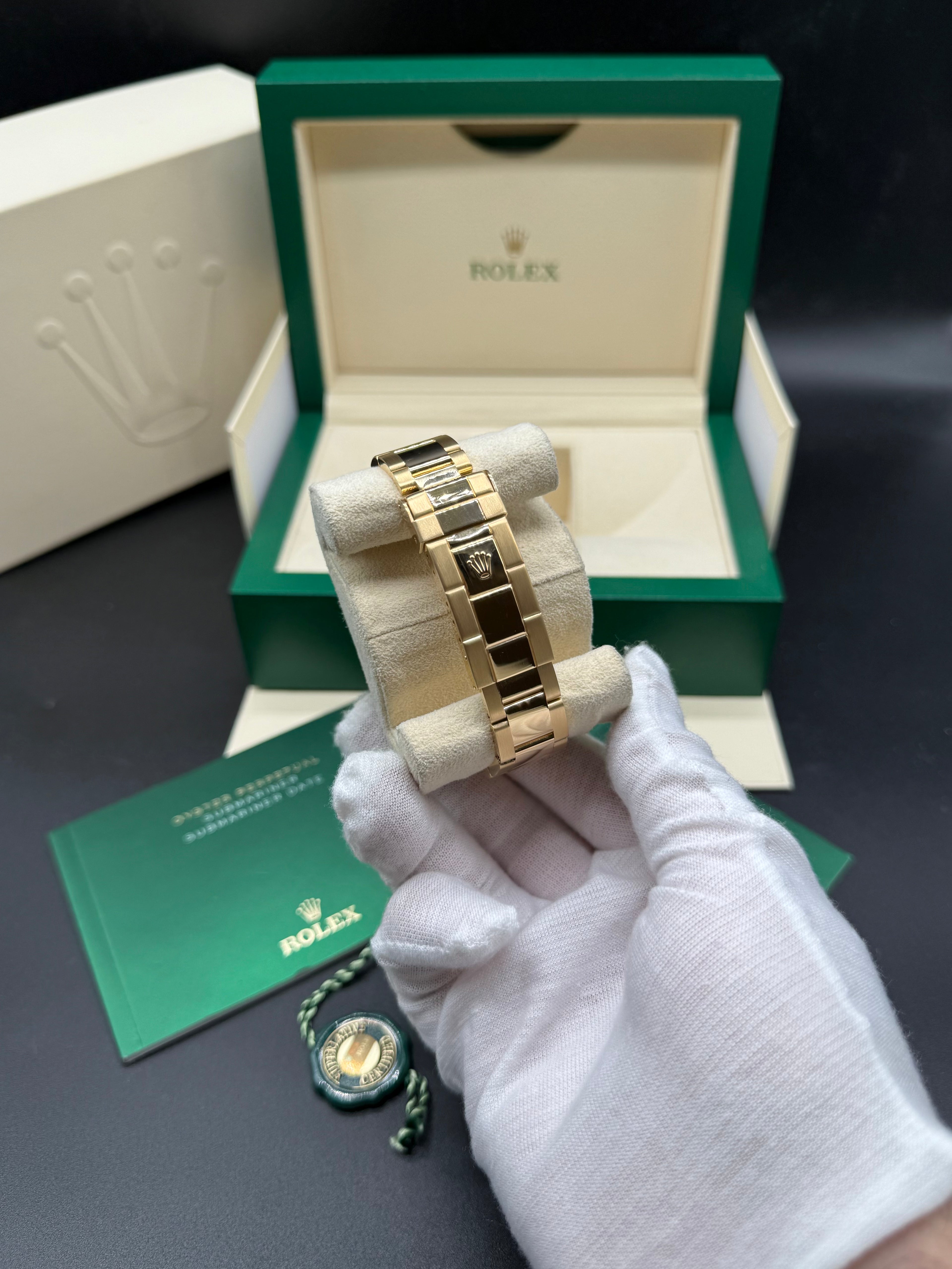 Rolex Submariner Date 40mm 18K Yellow Gold Blue Bezel Blue Dial
