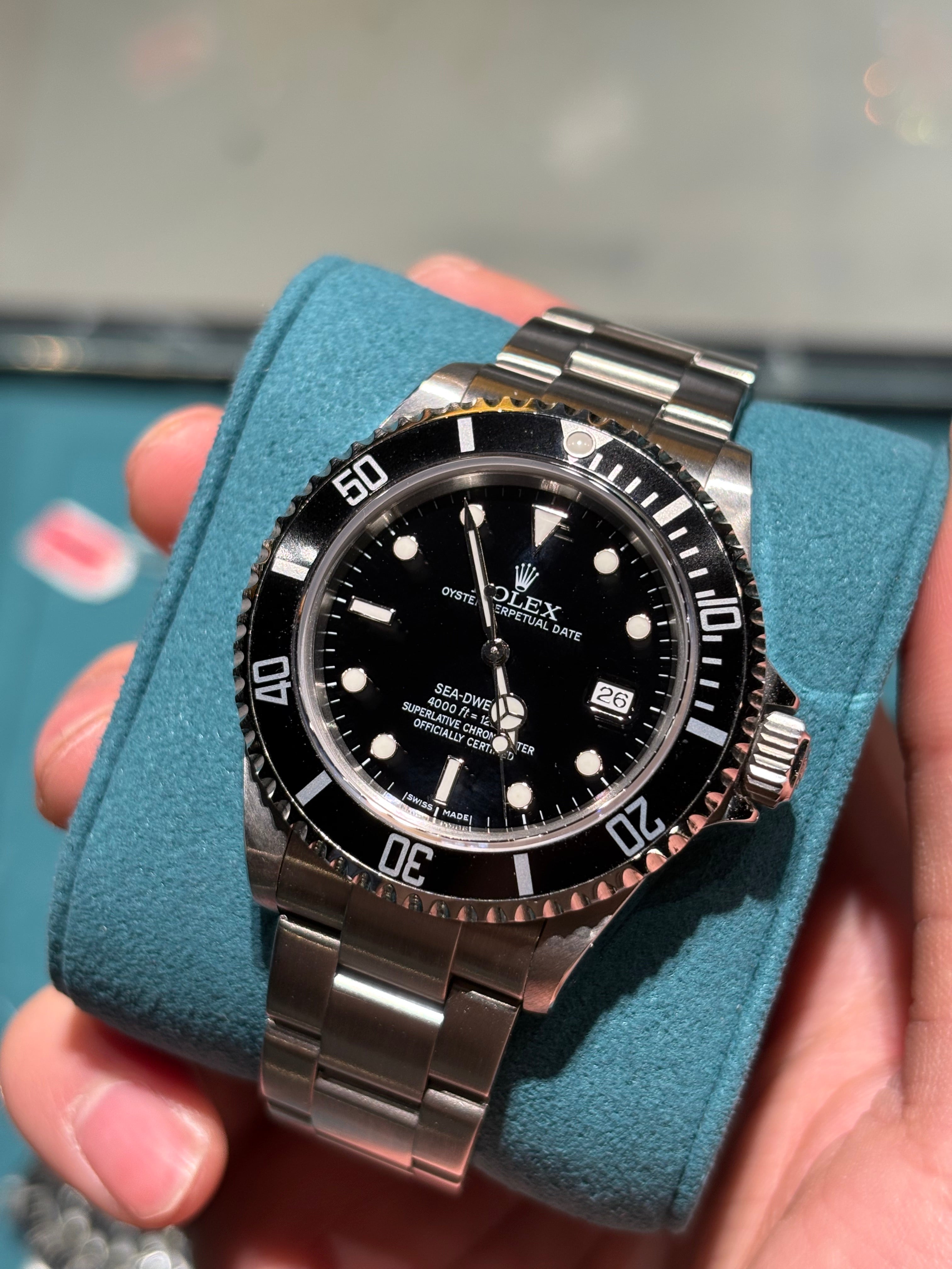 Rolex Sea-Dweller 4000 40mm Stainless Steel Black Dial Black Aluminium Bezel Oyster Bracelet