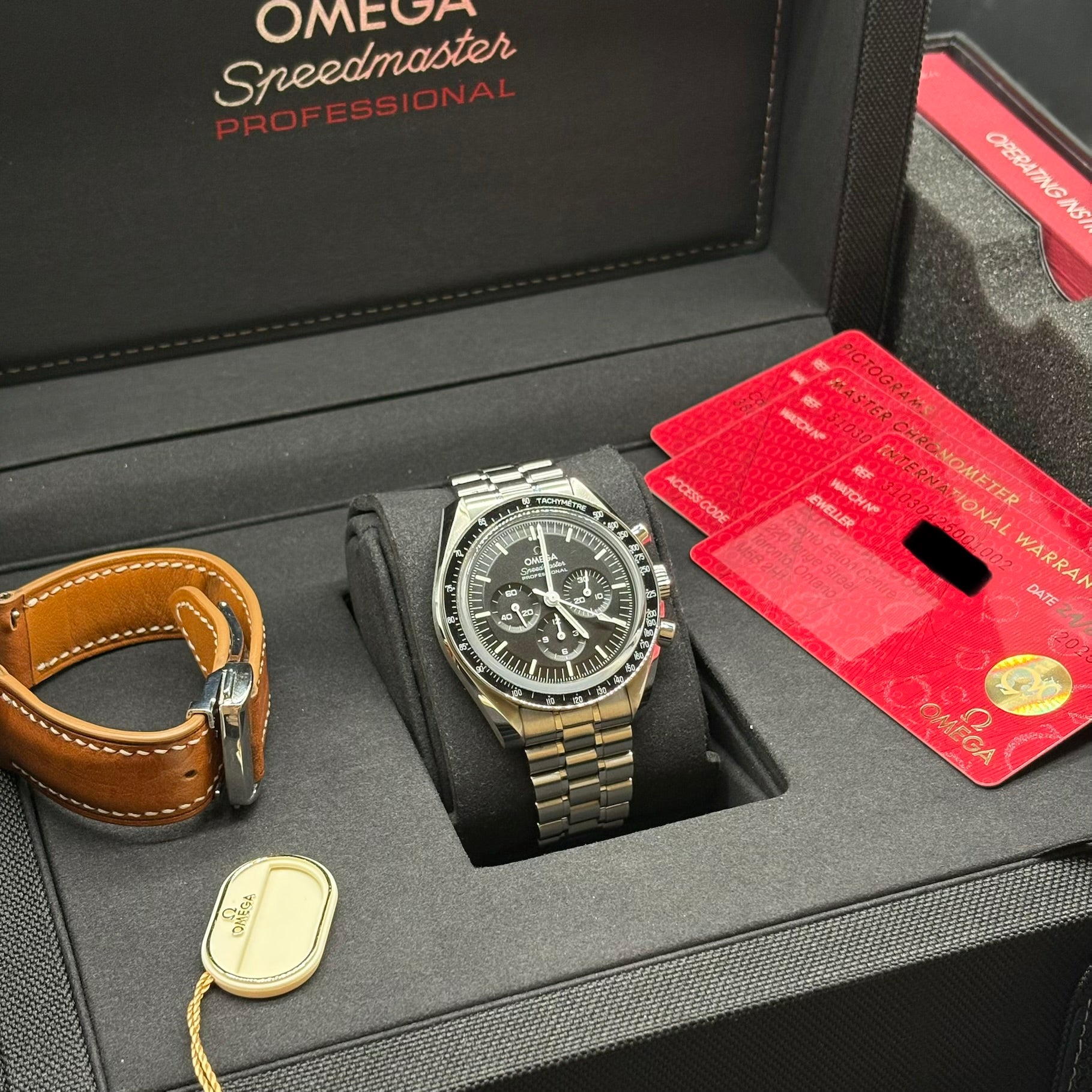 Omega Speedmaster Professional Moonwatch Co-Axial Master Chronometer Chronograph 42mm 310.30.42.50.01.002 Full Set