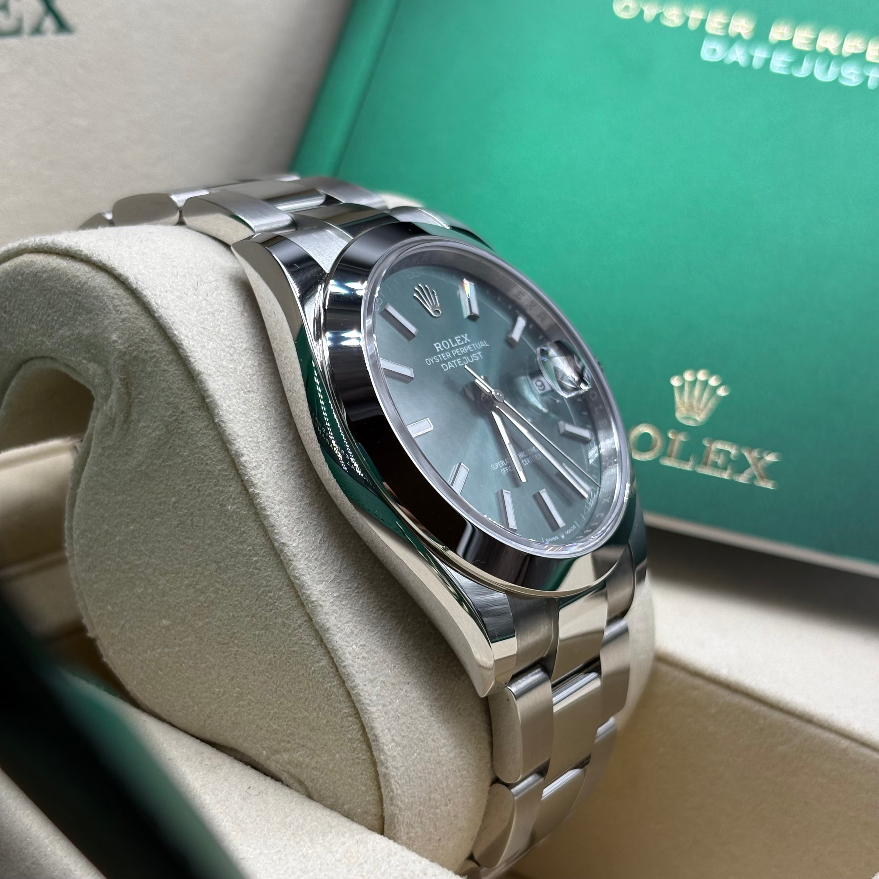 Rolex Datejust 41mm Mint Green Dial 2026 Complete Set 126300