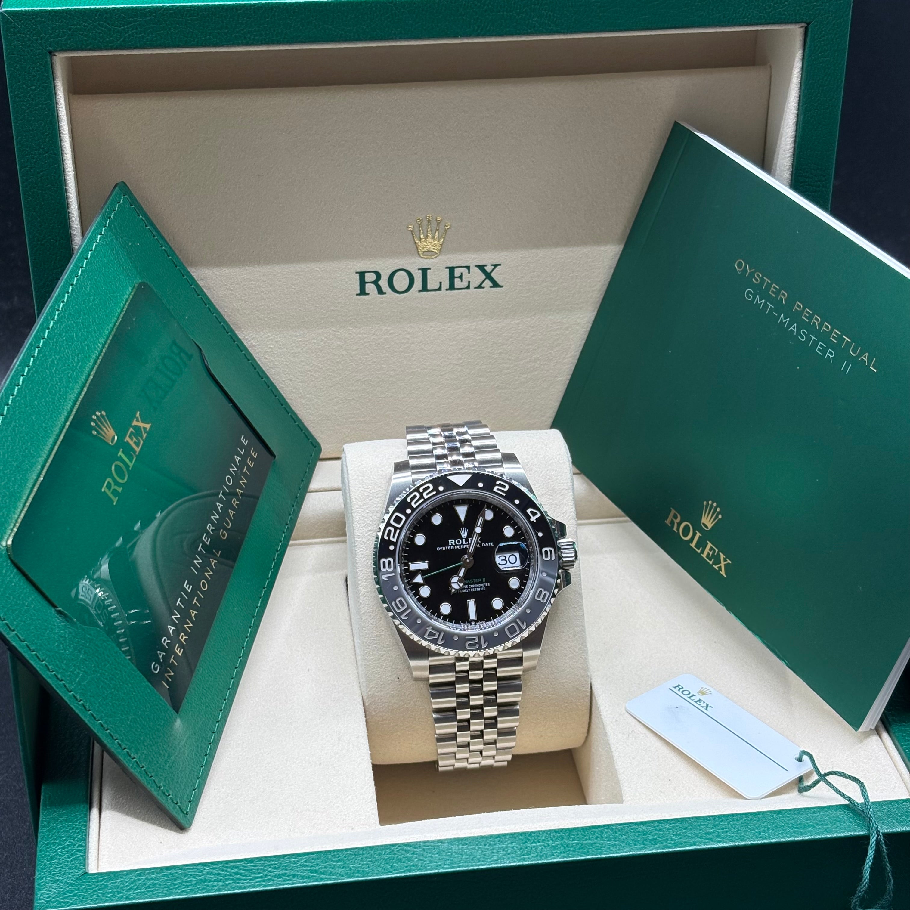 Rolex GMT-Master II 40mm Grey/Black Ceramic "Bruce Wayne" Jubilee 126710GRNR Complete Set