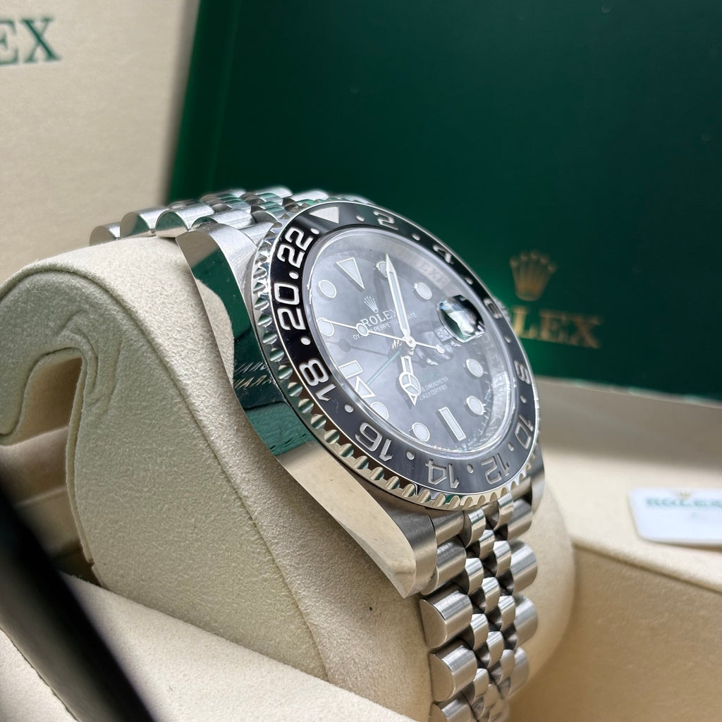 Rolex GMT-Master II 40mm Grey/Black Ceramic "Bruce Wayne" Jubilee 126710GRNR Complete Set