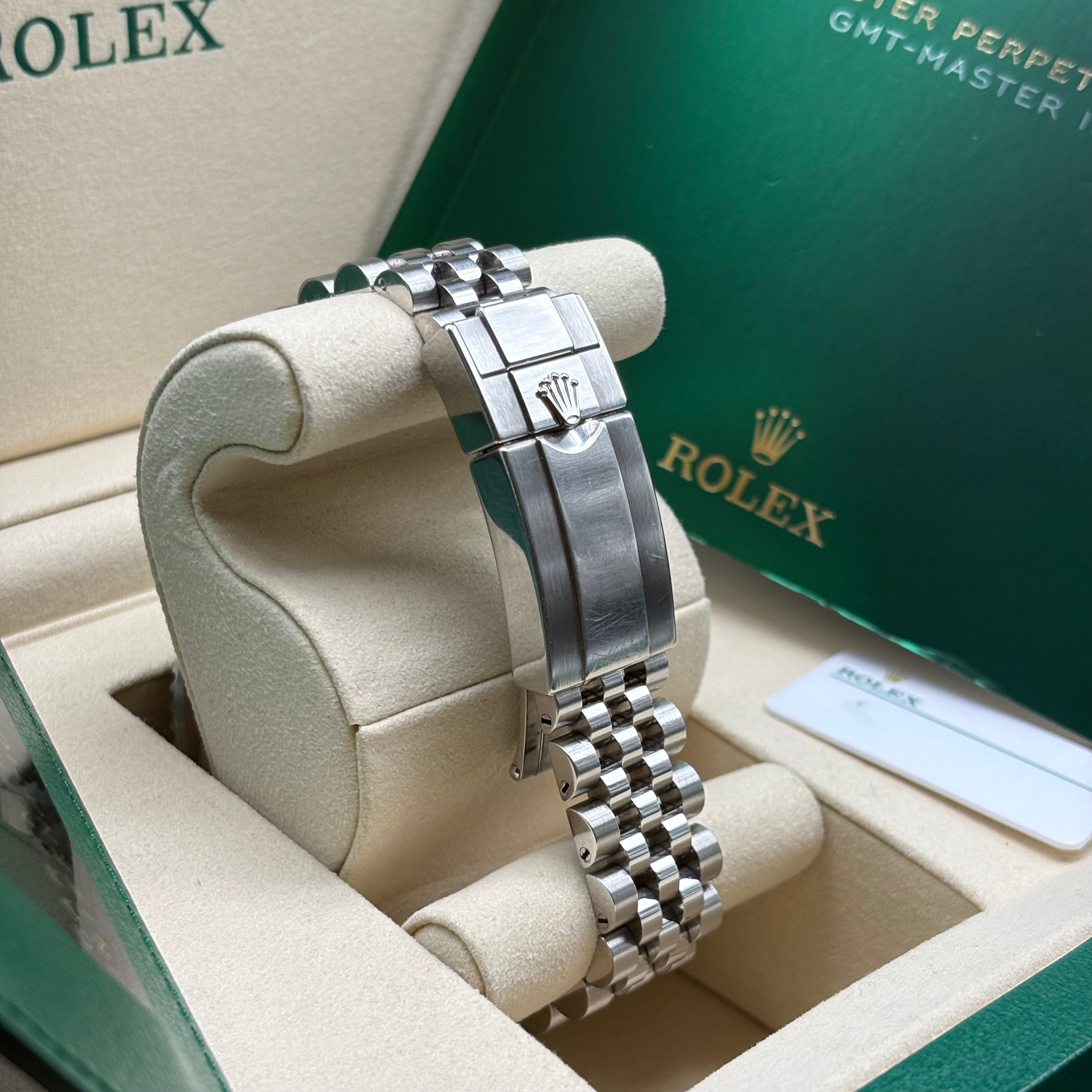 Rolex GMT-Master II 40mm Grey/Black Ceramic "Bruce Wayne" Jubilee 126710GRNR Complete Set