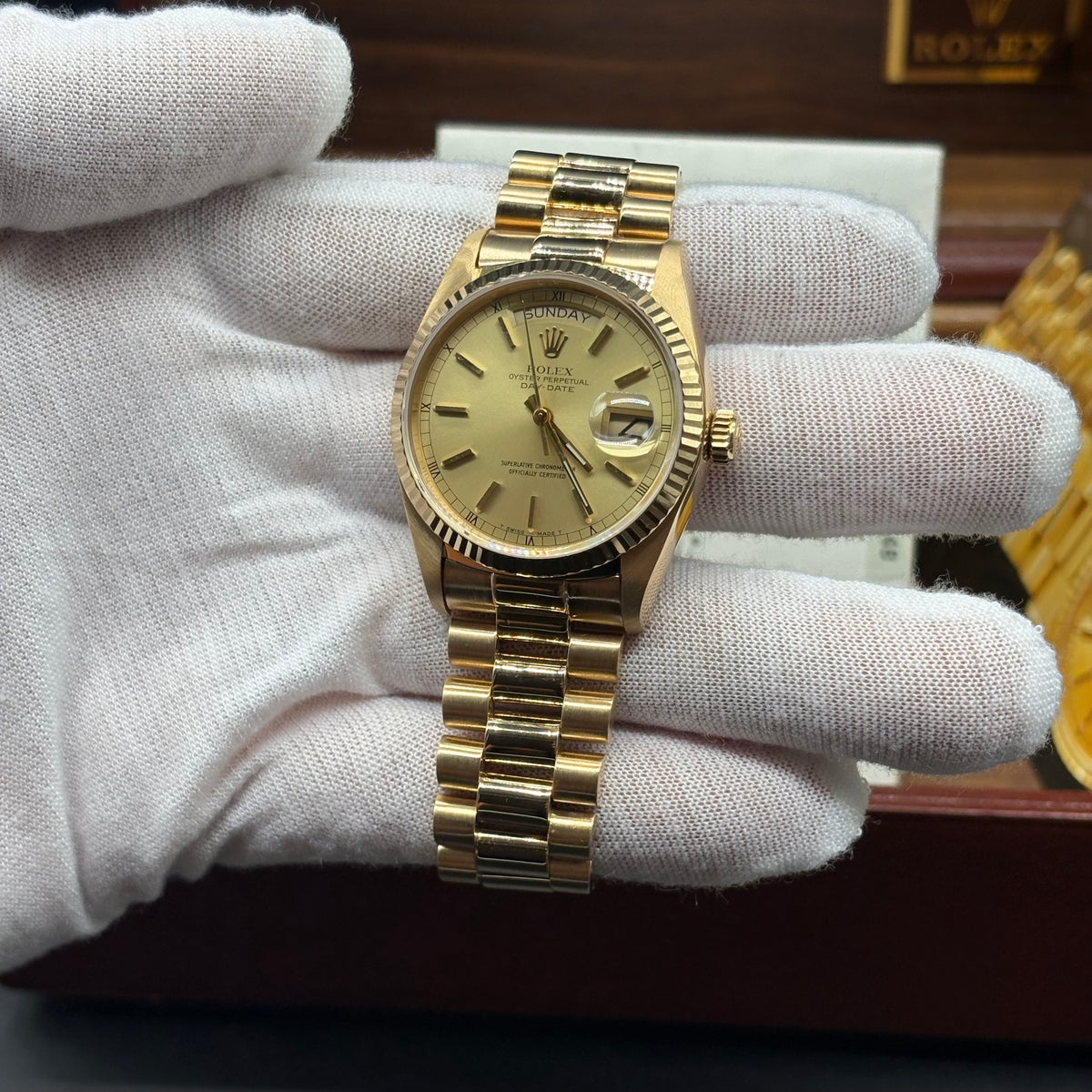 Rolex Day-Date 36mm 18K Yellow Gold Champagne Dial Complete Set