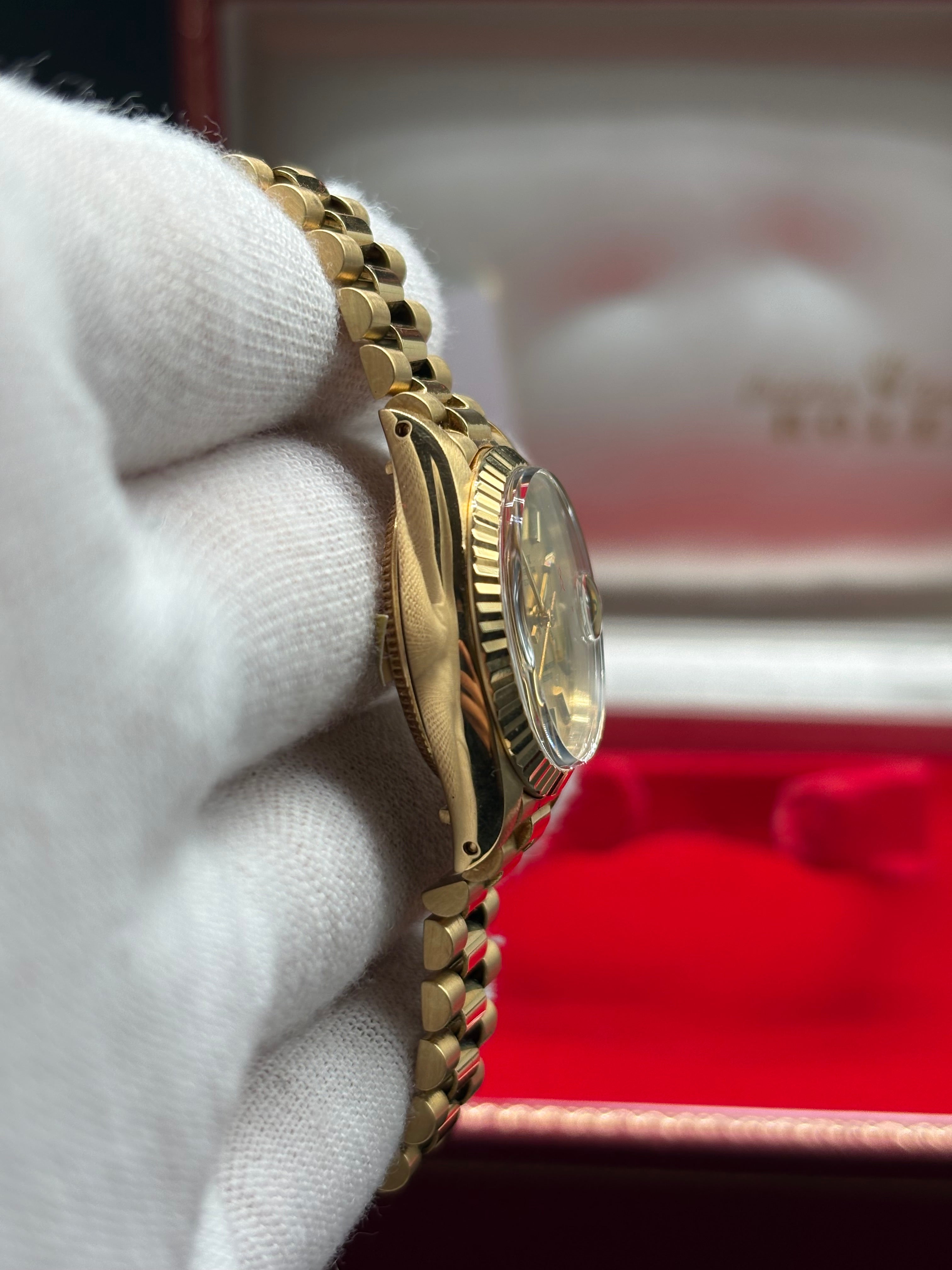 Rolex Lady-Datejust 26mm Solid Gold Champagne Dial Full-Set