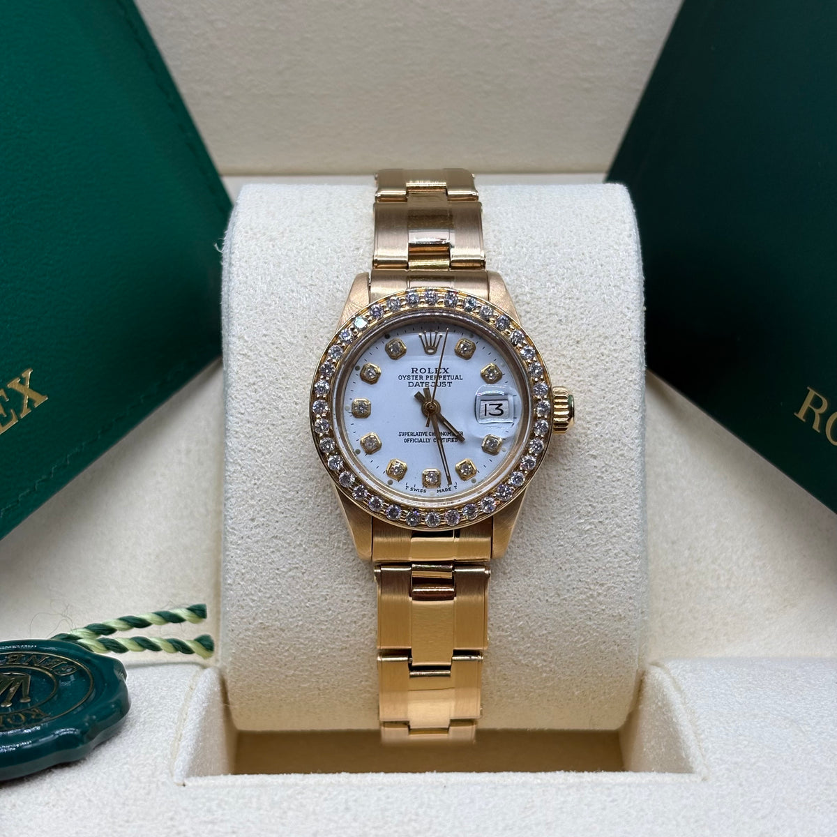 Rolex Lady-Datejust 26mm White Diamond Dial Diamond Bezel 18kt Gold - Ref. 69138