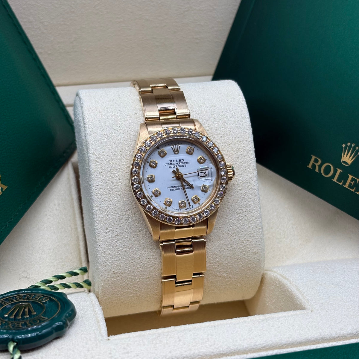 Rolex Lady-Datejust 26mm White Diamond Dial Diamond Bezel 18kt Gold - Ref. 69138