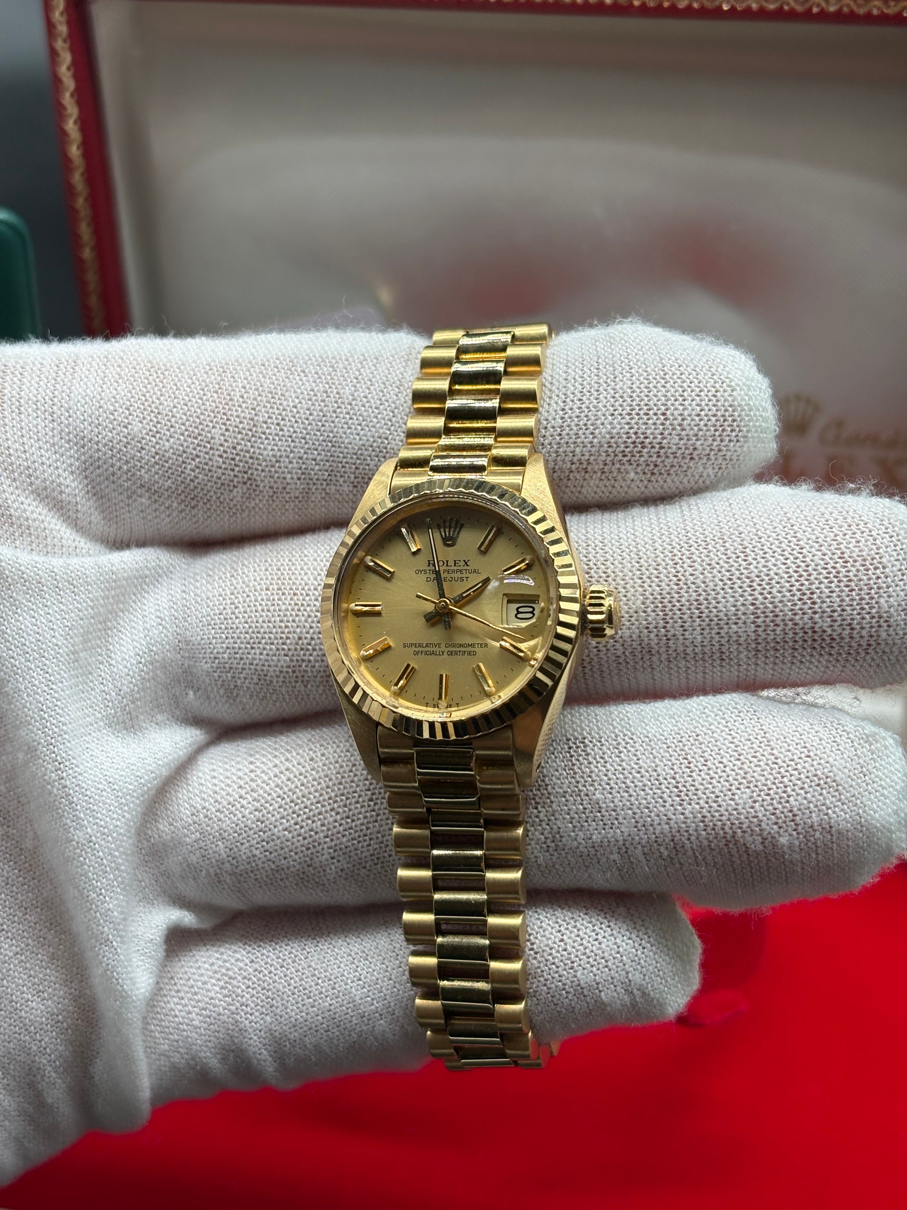 Rolex Lady-Datejust 26mm Solid Gold Champagne Dial Full-Set