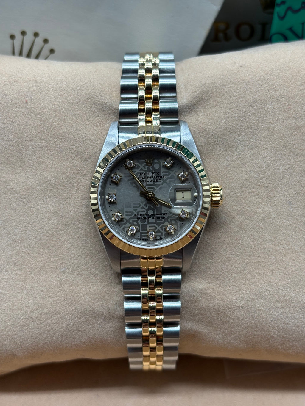 Rolex Lady-Datejust 26mm Anniversary Silver Diamond Dial Full-Set