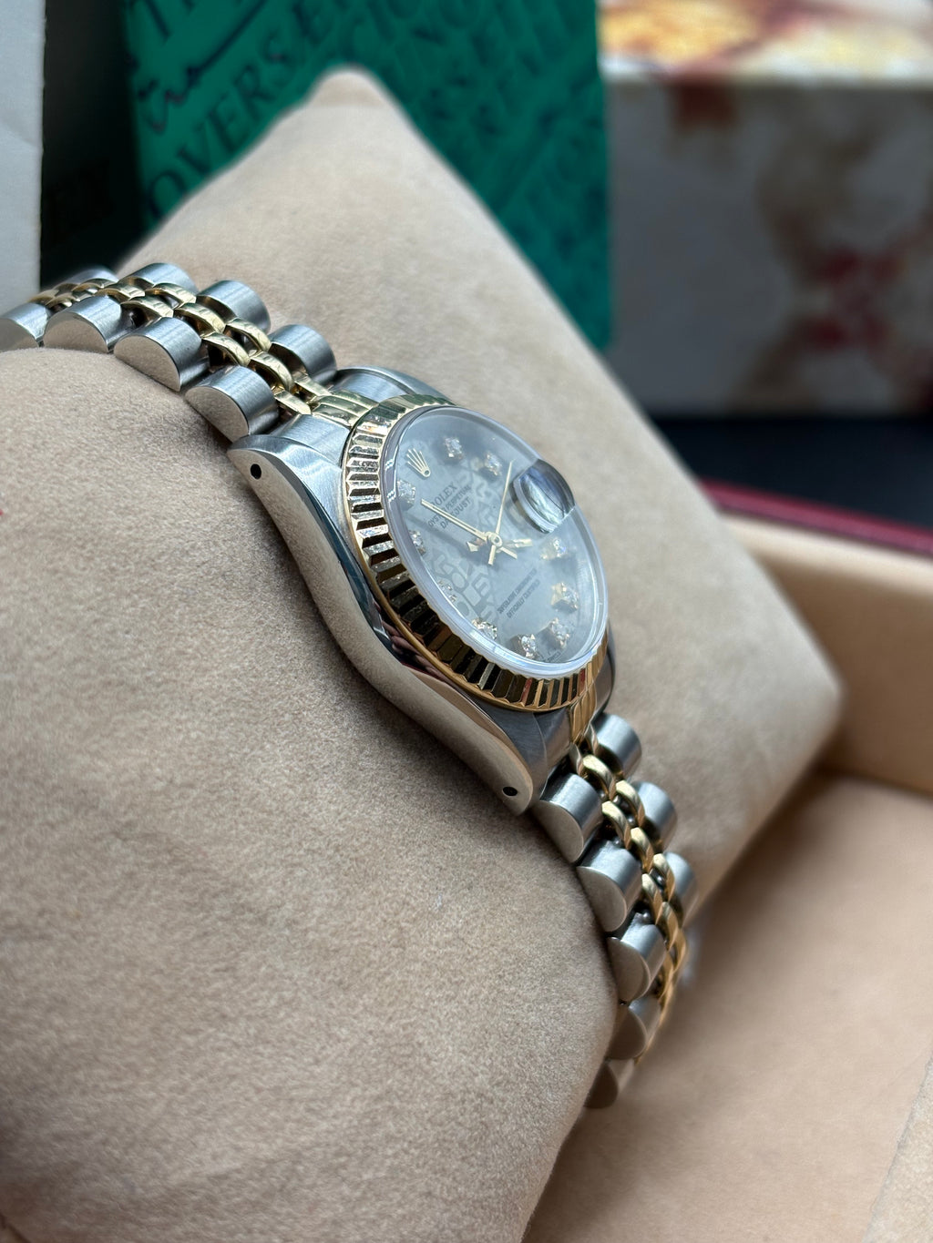Rolex Lady-Datejust 26mm Anniversary Silver Diamond Dial Full-Set