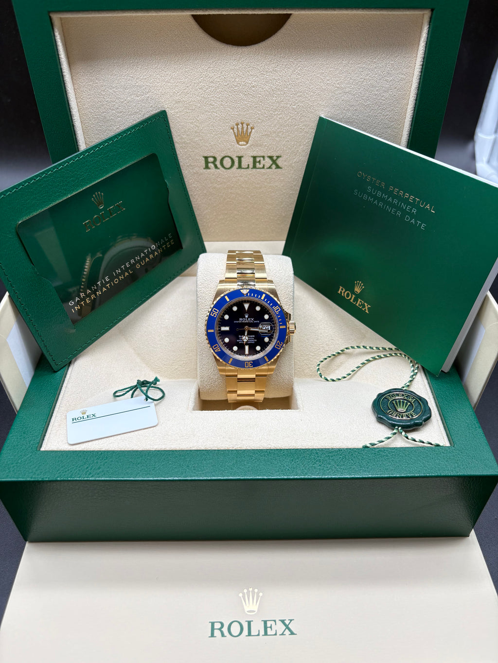 Rolex Submariner Date 41mm Blue Dial Solid 18kt Yellow Gold - Ref. 126618LB