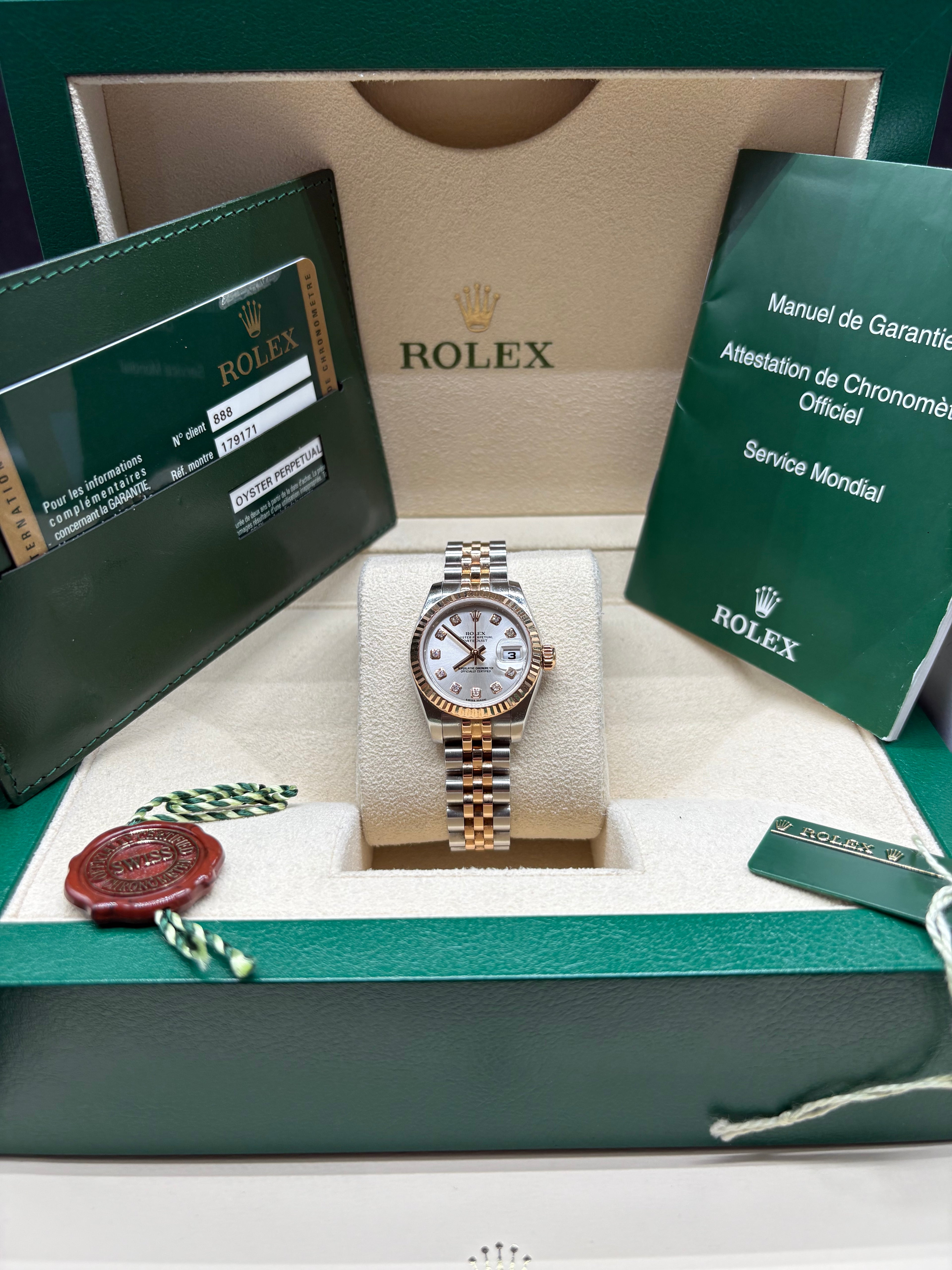 Rolex Lady-Datejust 26mm Silver Diamond Dial Hidden Clasp Full Set