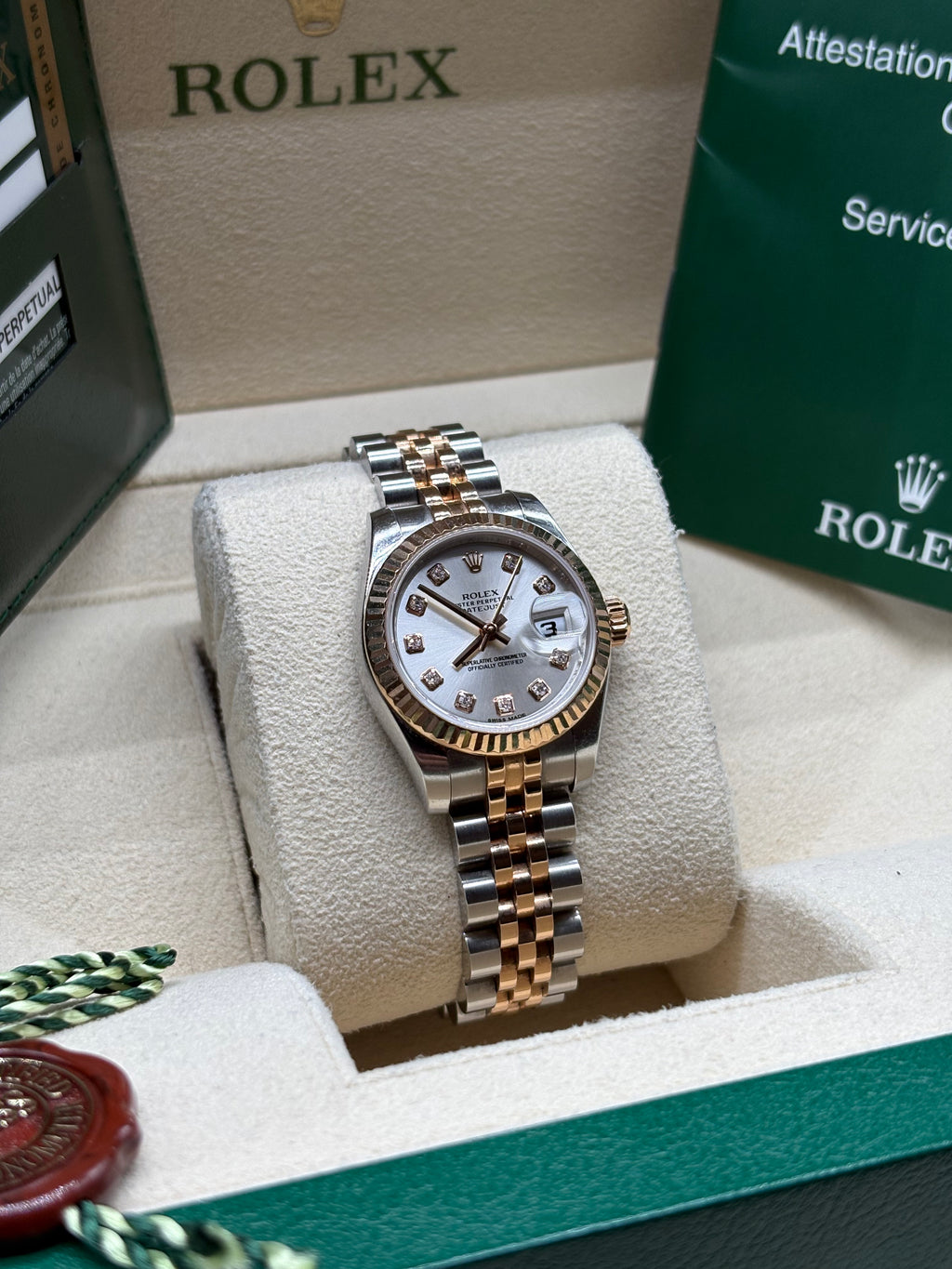 Rolex Lady-Datejust 26mm Silver Diamond Dial Hidden Clasp Full Set