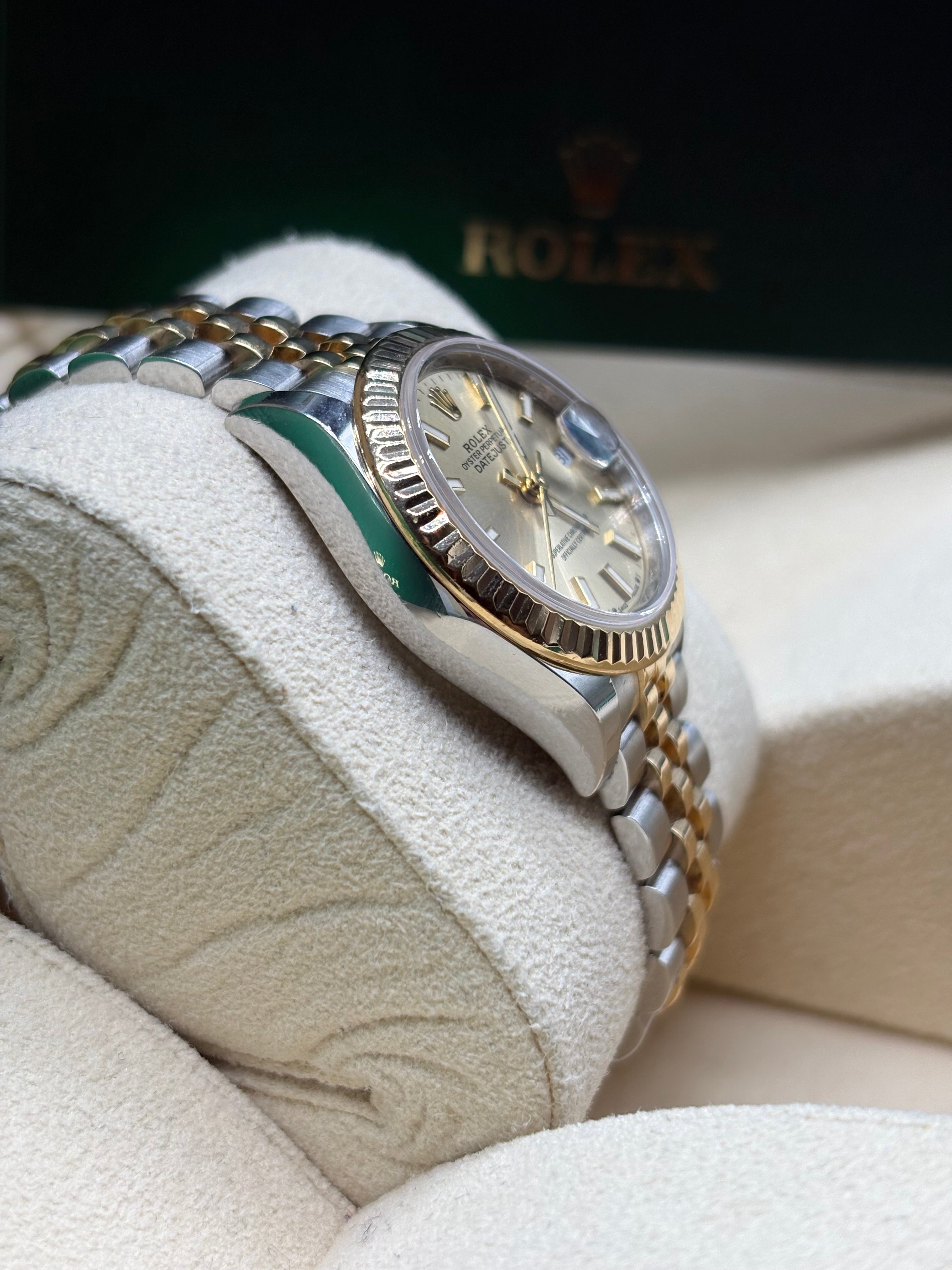 Rolex Lady-Datejust 28mm Champagne Dial