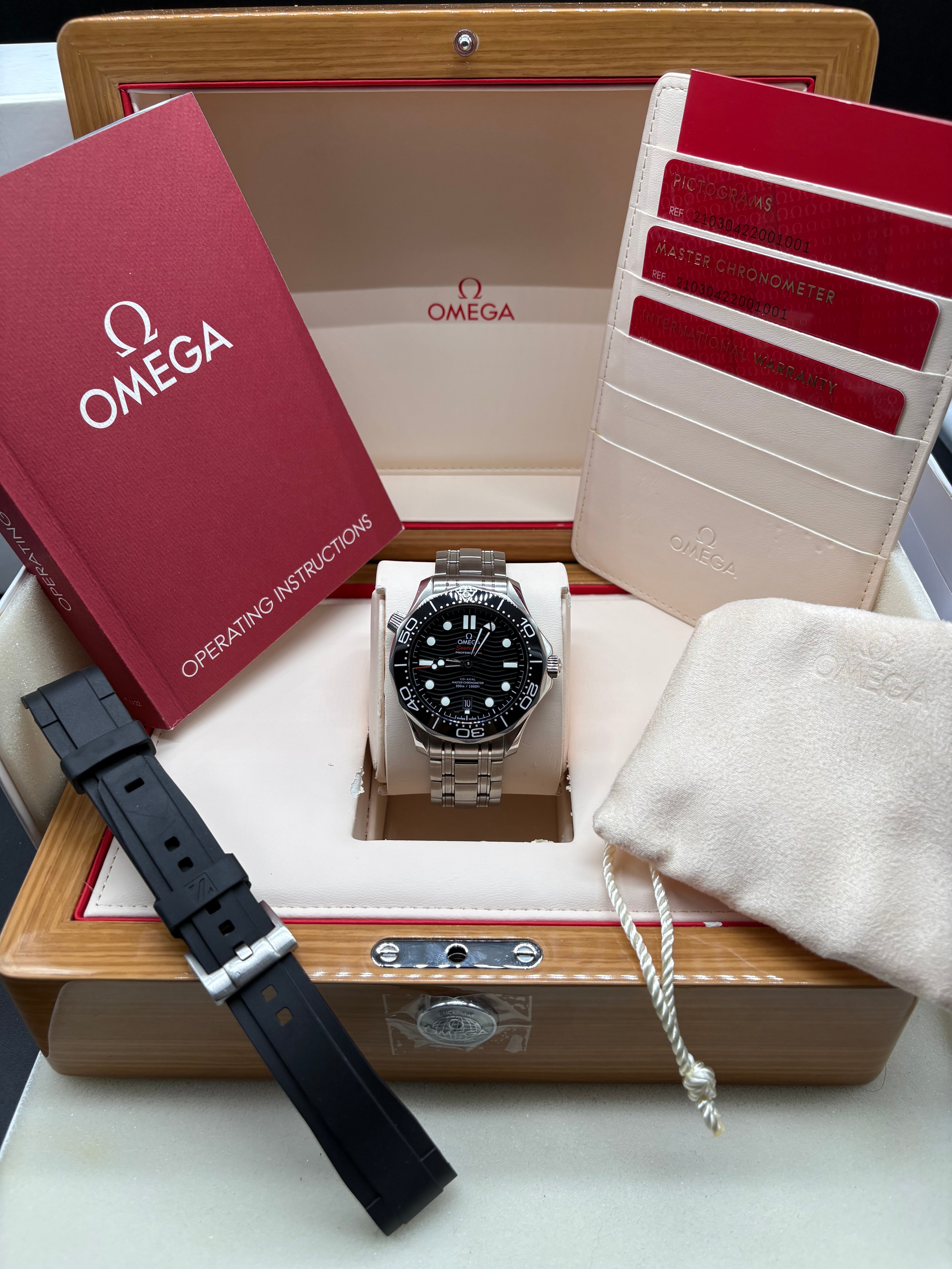 Omega Seamaster Diver 300M 42mm Black Wave Dial Full Set