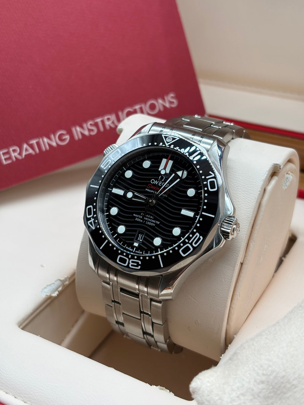 Omega Seamaster Diver 300M 42mm Black Wave Dial Full Set